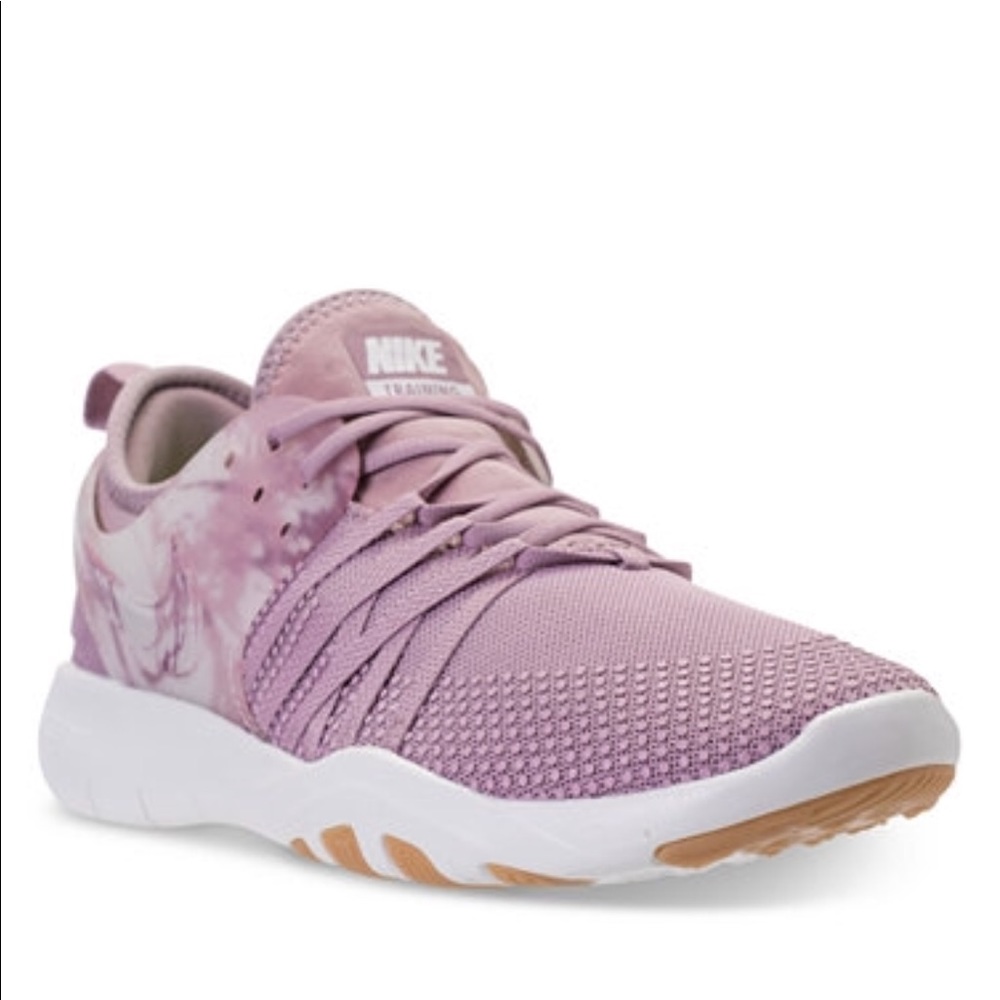 NIKE FREE TR 7 in plum fog